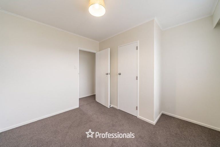 Photo of property in 15b Pencarrow Crescent, Wainuiomata, Lower Hutt, 5014
