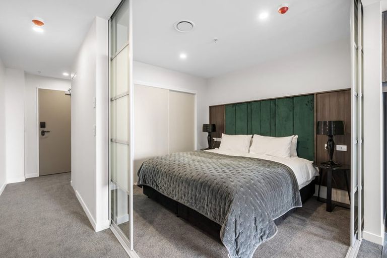 Photo of property in Proximity Apartment Hotel, 906/172 Thorndon Quay, Pipitea, Wellington, 6011