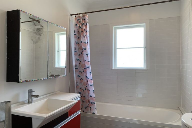 Photo of property in 1/163 Titirangi Road, New Lynn, Auckland, 0600