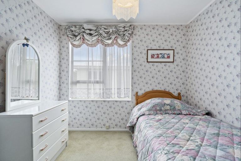 Photo of property in 17 Waddington Drive, Naenae, Lower Hutt, 5011