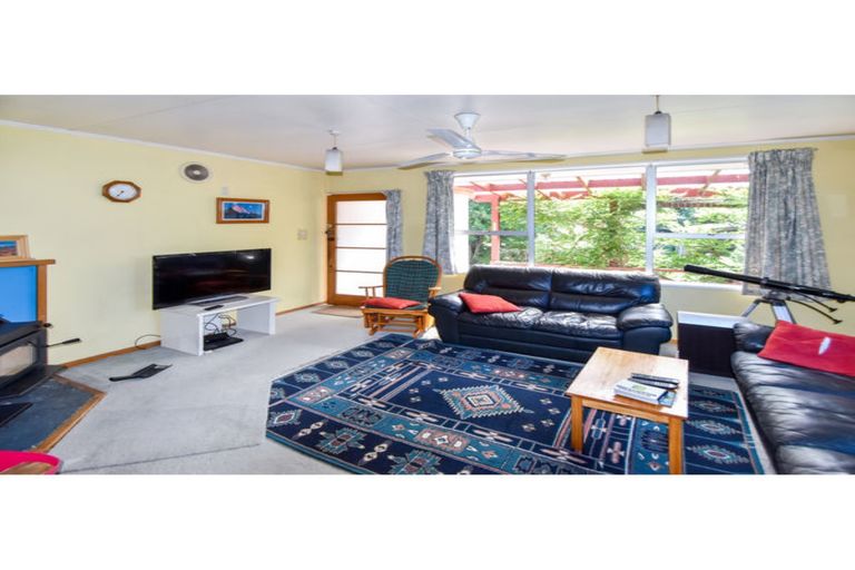 Photo of property in 16 Rata Road, Twizel, 7901