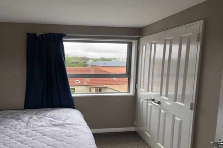 Photo of property in 8a Broadbent Street, Riccarton, Christchurch, 8041