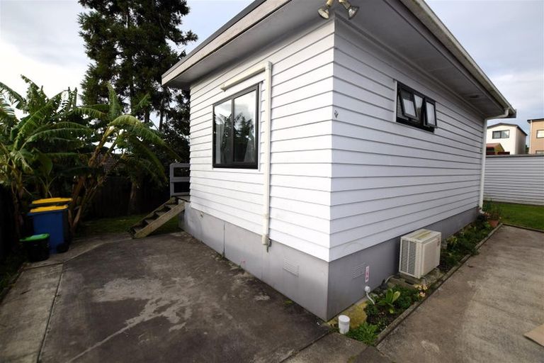 Photo of property in 543 Swanson Road, Ranui, Auckland, 0612