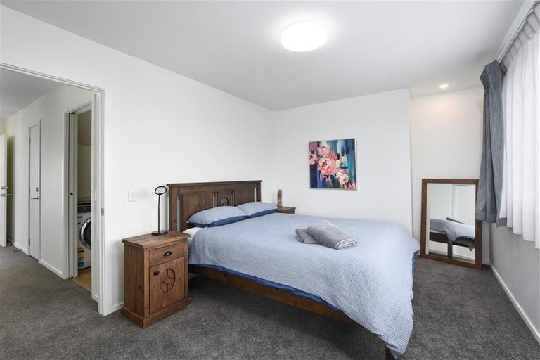 Photo of property in 51 Glendevon Place, Vauxhall, Dunedin, 9013