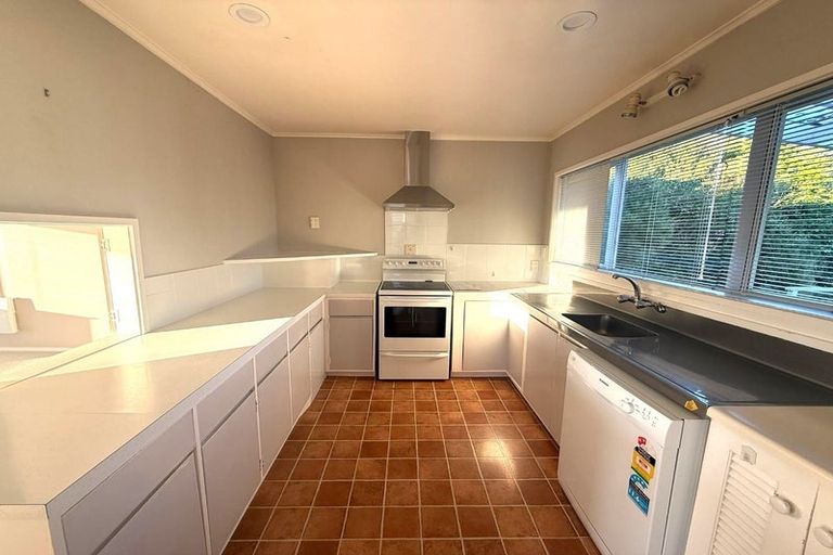 Photo of property in 6 Ayr Place, Papakowhai, Porirua, 5024
