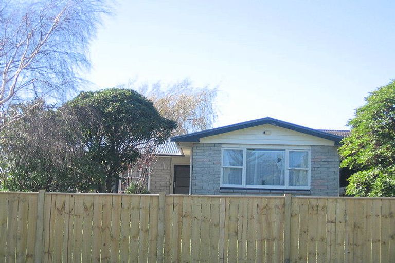 Photo of property in 43 Mazengarb Road, Paraparaumu Beach, Paraparaumu, 5032