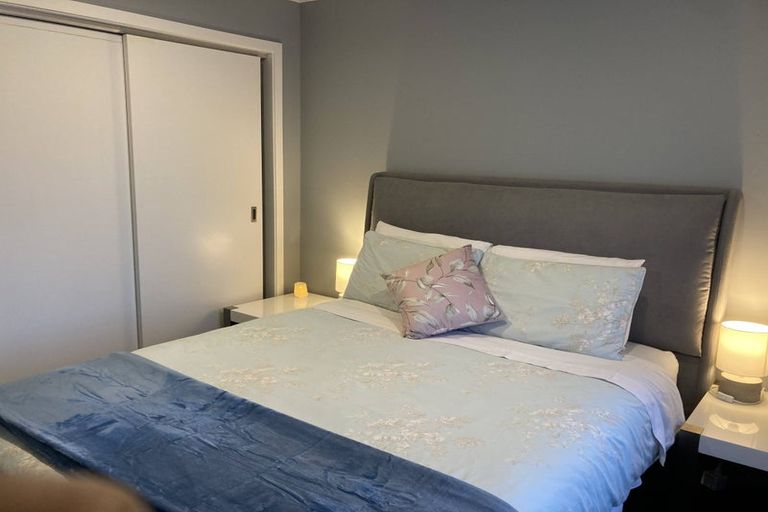 Photo of property in 9/8 Palmer Crescent, Silverstream, Upper Hutt, 5019