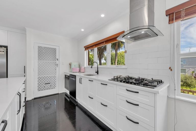 Photo of property in 8 Pegler Drive, Howick, Auckland, 2014