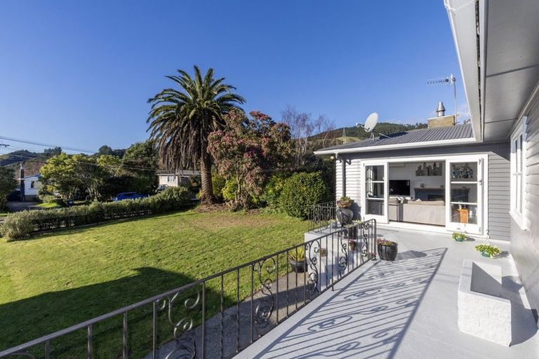 Photo of property in 34 Kaitawa Crescent, Paraparaumu, 5032
