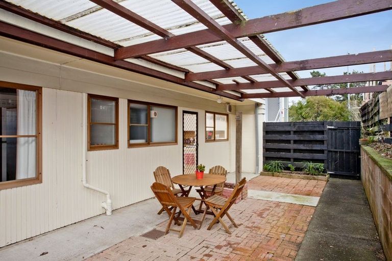 Photo of property in 2/175 Birkenhead Avenue, Birkenhead, Auckland, 0626