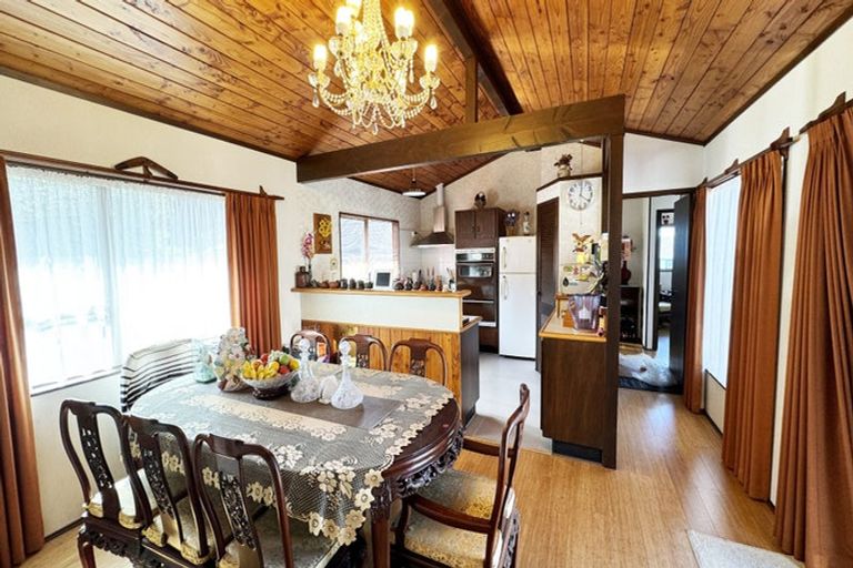 Photo of property in 3 Murano Place, Chatswood, Auckland, 0626