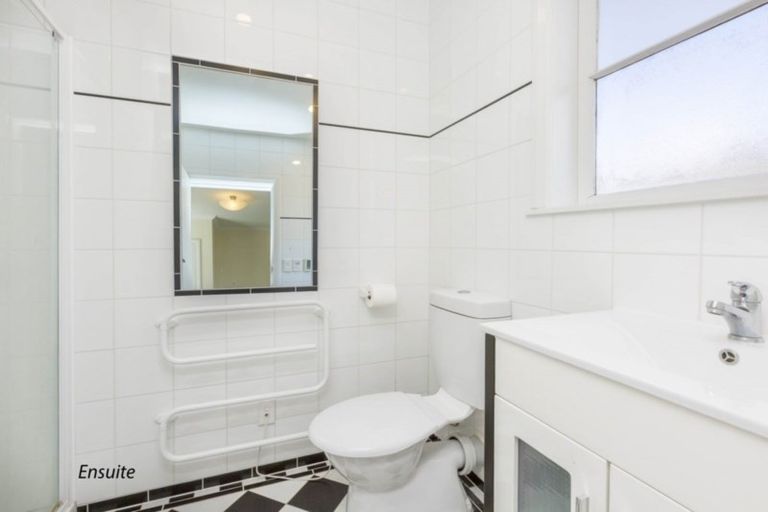 Photo of property in 24 Wilford Street, Wallaceville, Upper Hutt, 5018