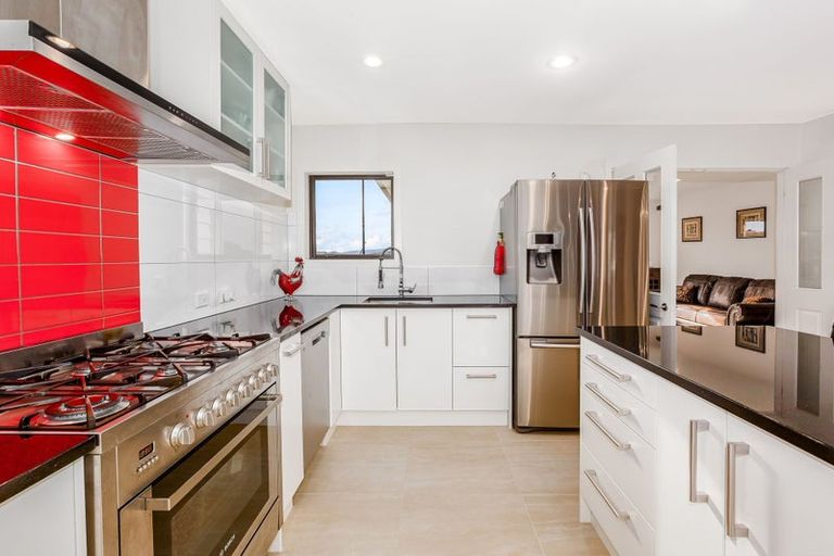 Photo of property in 16 Frances Brown Avenue, Aotea, Porirua, 5024