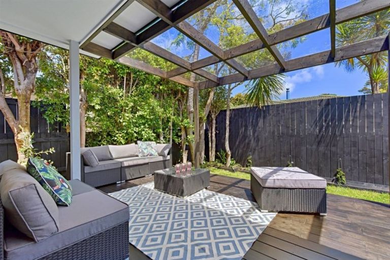 Photo of property in 174 Solar Road, Glen Eden, Auckland, 0602