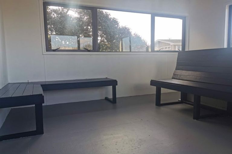 Photo of property in 17a Covil Avenue, Te Atatu South, Auckland, 0610