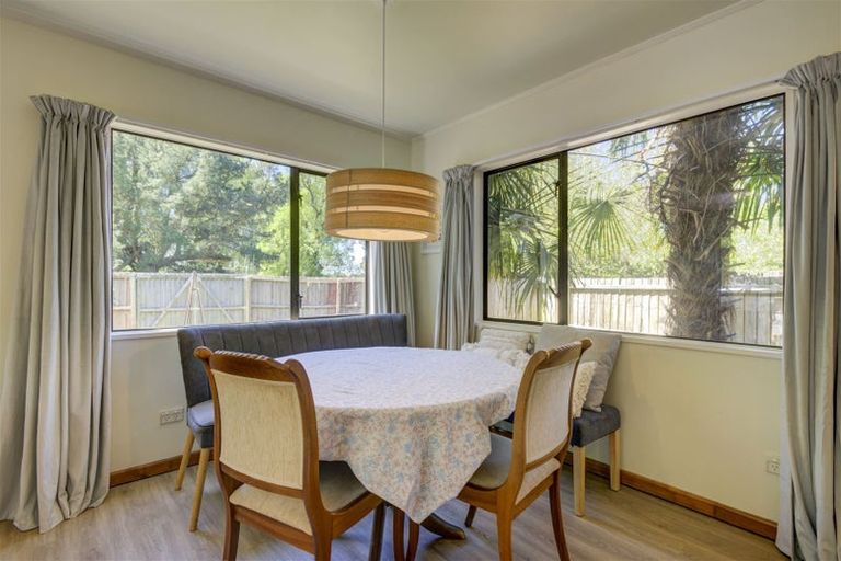 Photo of property in 19 Mckenzie Place, Waikuku Beach, 7402