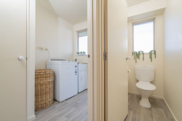 Photo of property in 37 Hahei Beach Road, Hahei, Whitianga, 3591