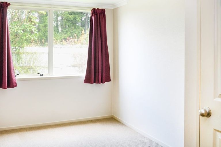 Photo of property in 41 Caulfield Place, Pukehangi, Rotorua, 3015