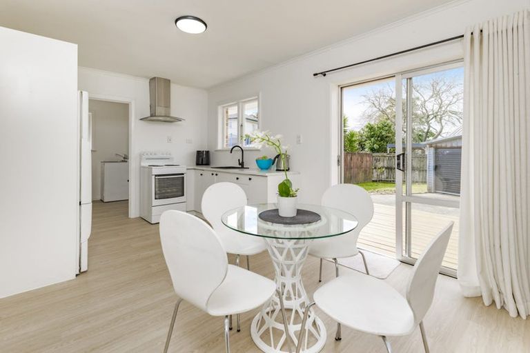 Photo of property in 22a Sutton Crescent, Papakura, 2110