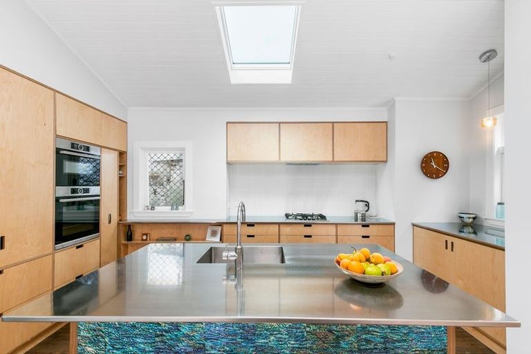 Photo of property in 3 Tyne Street, Island Bay, Wellington, 6023