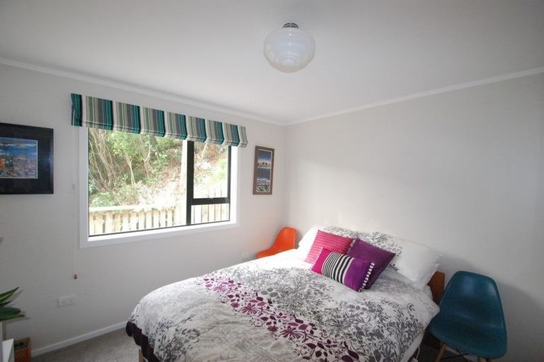 Photo of property in 2 Kapil Grove, Khandallah, Wellington, 6035