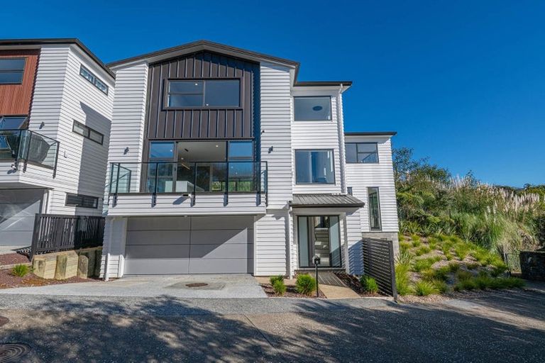 Photo of property in 4 Pleasant Way, Matakatia, Whangaparaoa, 0930