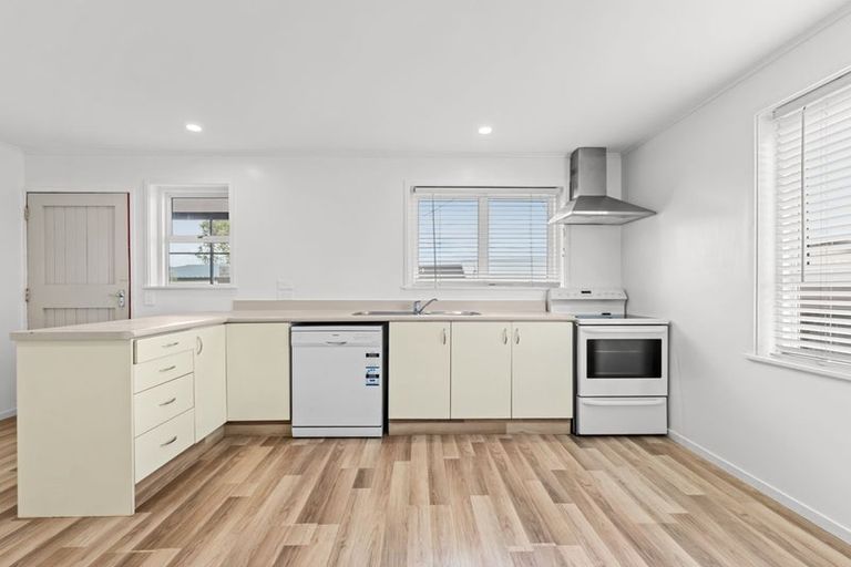 Photo of property in 40 Wrantage Street, Westown, New Plymouth, 4310