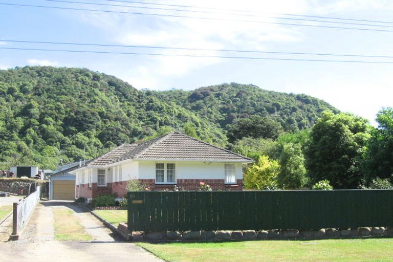 Photo of property in 64 Maymorn Road, Te Marua, Upper Hutt, 5018