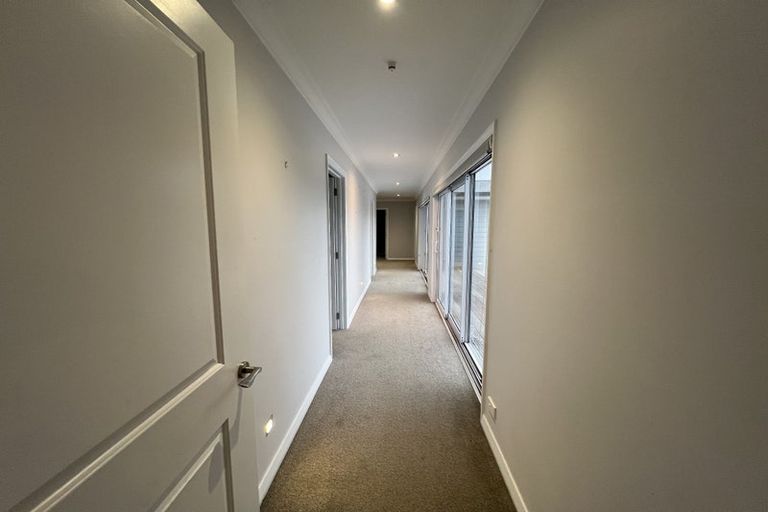 Photo of property in 171 Boord Crescent, Kumeu, 0891