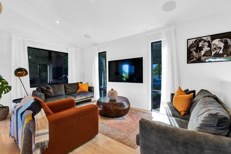 Photo of property in 6e Burns Street, Westown, New Plymouth, 4310