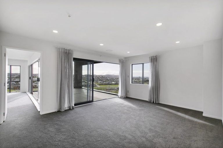 Photo of property in 98 Wainui Road, Silverdale, 0932