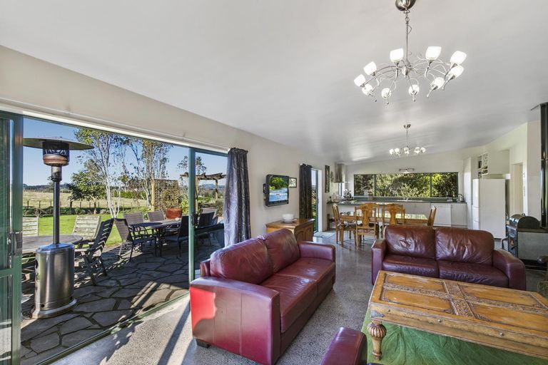 Photo of property in 6 Nandina Lane, Pukekohe, 2120