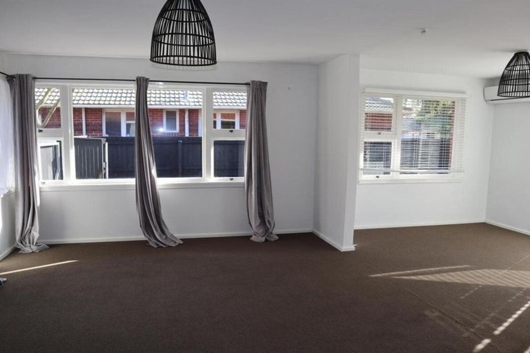 Photo of property in 338 Memorial Avenue, Burnside, Christchurch, 8053