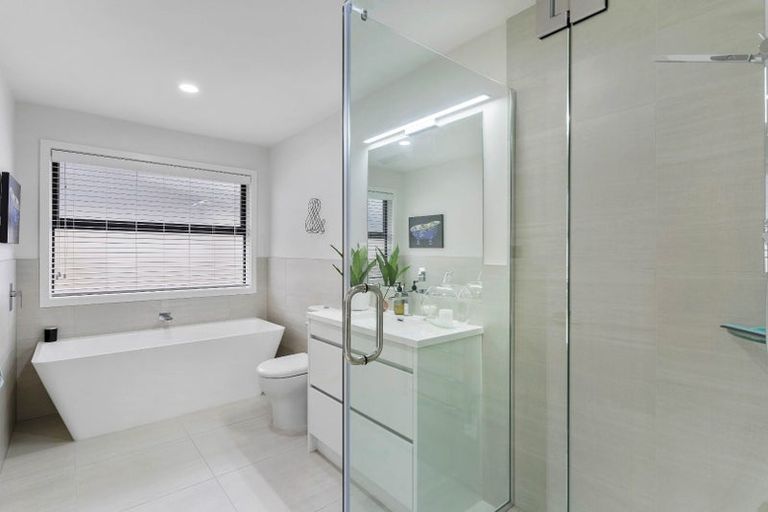 Photo of property in 106 Wainui Road, Silverdale, 0932