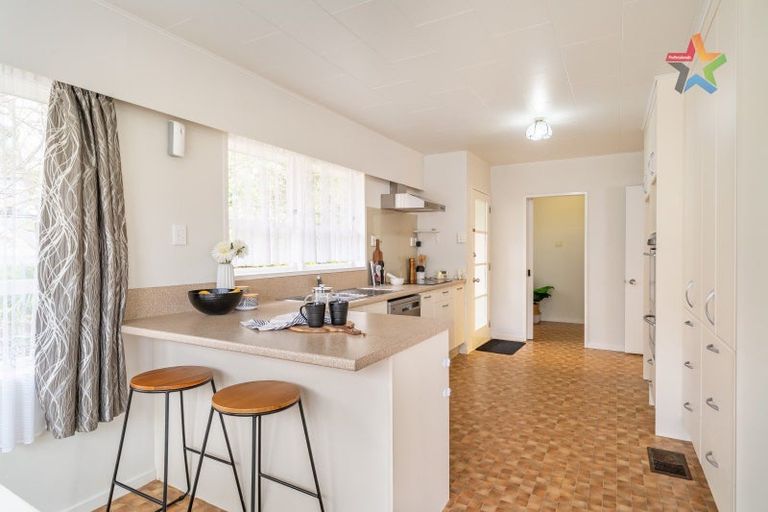 Photo of property in 8 Robson Street, Stokes Valley, Lower Hutt, 5019