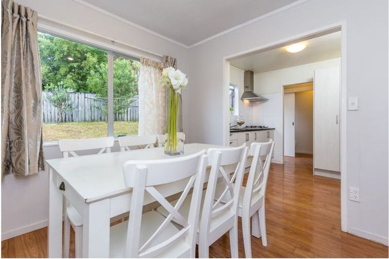 Photo of property in 60 Kohekohe Street, New Lynn, Auckland, 0600