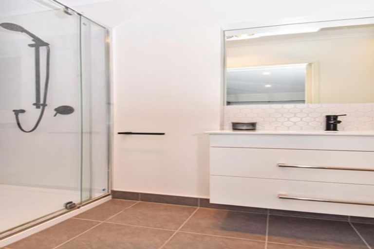 Photo of property in 6 Alpha Street, Papakura, 2110