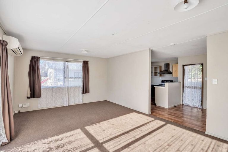 Photo of property in 2 Birch Place, Aramoho, Whanganui, 4500