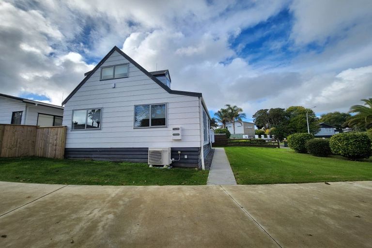 Photo of property in 7a Litchfield Place, Clarks Beach, 2122