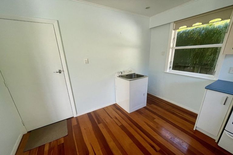 Photo of property in 2/26 Tawa Street, Eastbourne, Lower Hutt, 5013