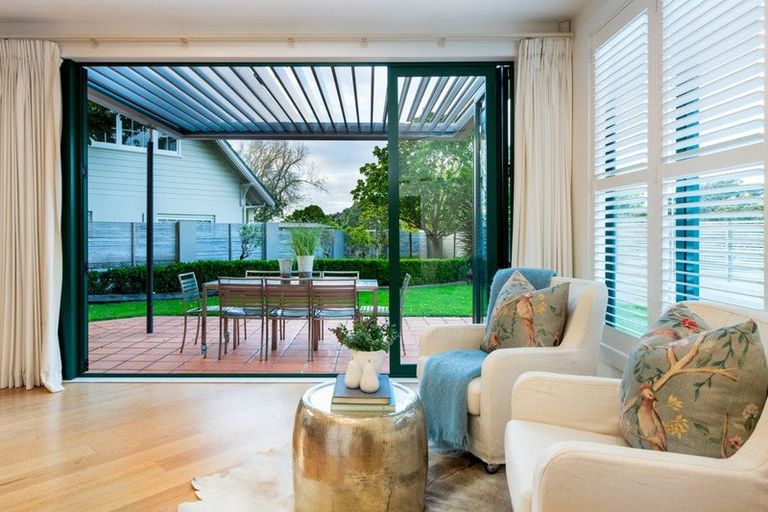 Photo of property in 1/16 Clifton Road, Hauraki, Auckland, 0622