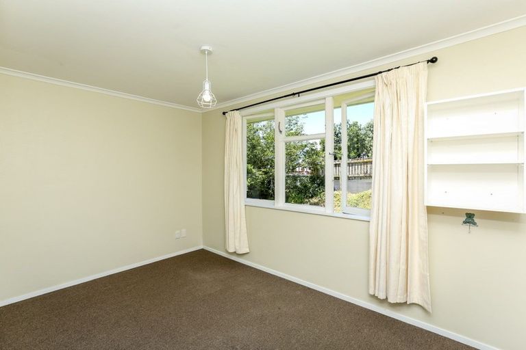 Photo of property in 6a Granby Place, Westown, New Plymouth, 4310