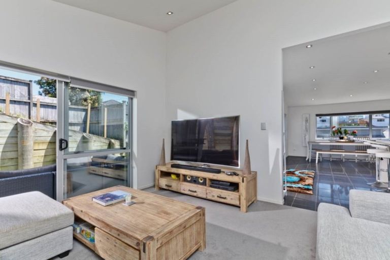 Photo of property in 63 Bayside Drive, Browns Bay, Auckland, 0630