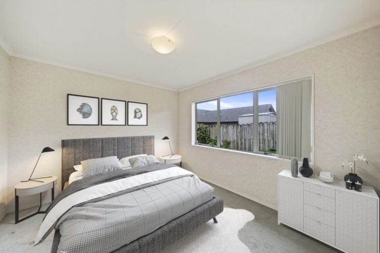 Photo of property in 5 Harobed Place, Weymouth, Auckland, 2103