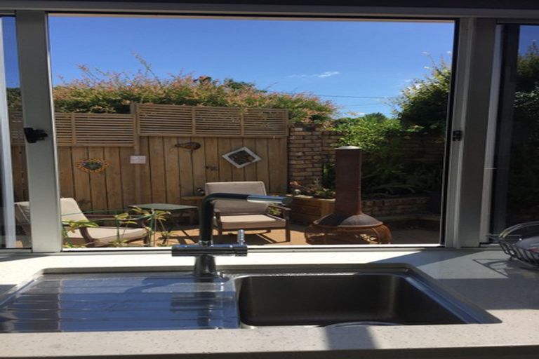 Photo of property in 57 Fairmount Road, Titirangi, Auckland, 0604