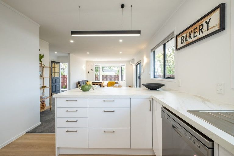 Photo of property in 2/14 Nathan Street, Tawa, Wellington, 5028