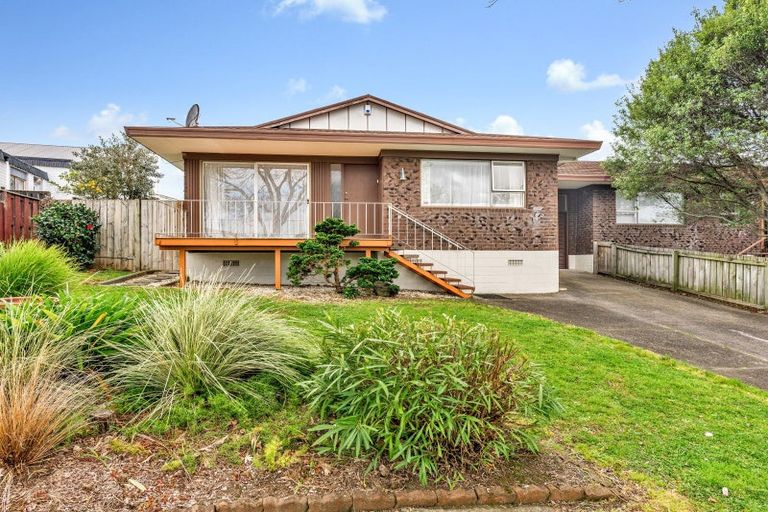 Photo of property in 2/1 Bramley Drive, Farm Cove, Auckland, 2012