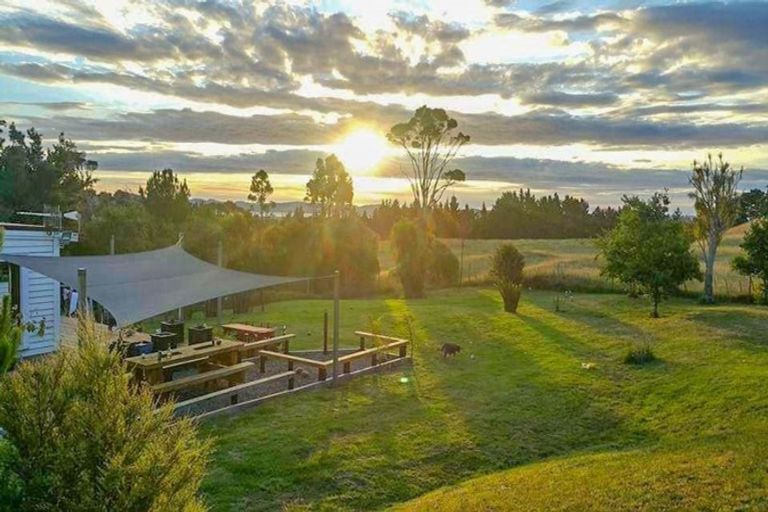 Photo of property in Burke Road, Makarau, Kaukapakapa, 0984