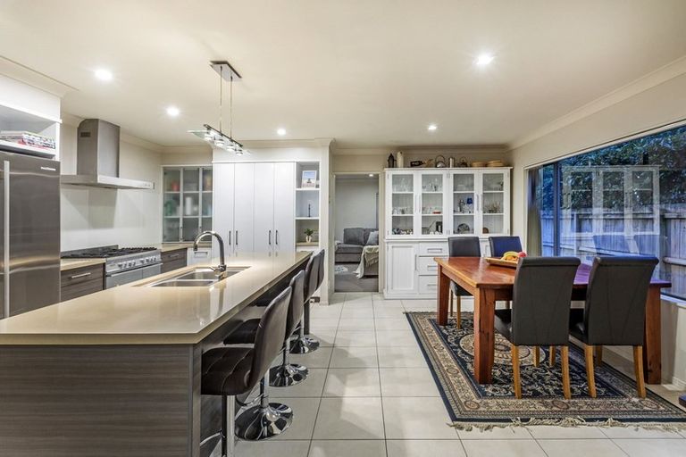 Photo of property in 82 Oakway Drive, Schnapper Rock, Auckland, 0632