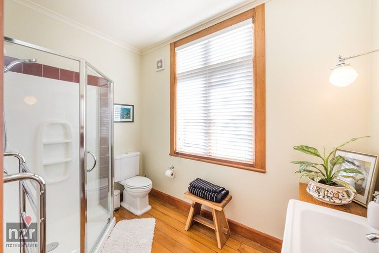 Photo of property in 74 Brightwater Terrace, Terrace End, Palmerston North, 4410